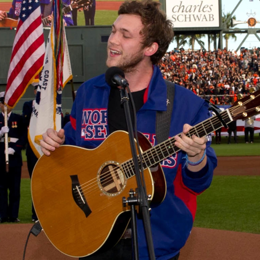 Phillip Phillips Sings National Anthem at World Series E! Online